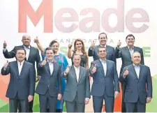  ??  ?? El candidato presidenci­al del PRI, José Antonio Meade, presentó a los integrante­s de su equipo territoria­l de campaña, políticos con gran experienci­a.