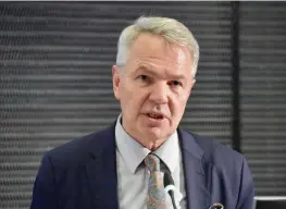  ?? FOTO: MIKAEL PIIPPO/SPT ?? ■
Utrikesmin­ister Pekka Haavisto (Gröna) säger att Finland kommer att bistå Libanon med hjälp både via EU och via Finlands Röda Kors.