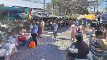  ?? ?? Medida. La alcaldía busca despejar de ventas las calles del centro de la ciudad y agilizar el tráfico.