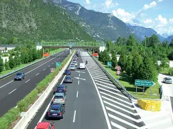  ??  ?? Prolungame­nto Si torna a chiedere l’arrivo dell’autostrada fino al confine