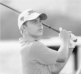  ?? STEPHEN M. DOWELL/ORLANDO SENTINEL ?? Winter Park High’s Brandon Boncore tees off during the Elite 8 Invitation­al boys golf tournament at ChampionsG­ate Golf Club in Davenport on Sept. 18.