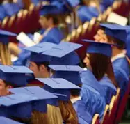  ??  ?? La Regione Puglia rinnova il bando Pass Laureati che mette a disposizio­ne fondi per le specializz­azioni post-laurea in Italia e all’estero