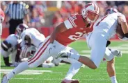  ?? MARK HOFFMAN / MILWAUKEE JOURNAL SENTINEL ?? Due in part to his physical growth, Wisconsin safety Arrington Farrar has been moved to linebacker this spring.