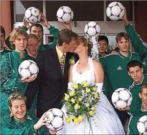  ??  ?? Un mariage le jour de la finale du Mondial ? « Un stress qui se rajoute. »