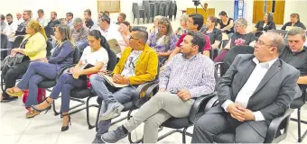  ??  ?? Plenaria del encuentro “Dualízate Empresaria­l” de la AHK-Paraguay en Loma Plata.