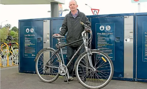  ?? FELICITY REID/ STUFF ?? Mike Deady wants to keep bike lockers, like the ones at Akoranga bus station, in service.