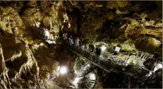  ??  ?? Dépêchez-vous de vous inscrire si vous voulez fêter Halloween dans la Grotte de l’Observatoi­re. Une première !