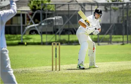  ?? LUZ ZUNIGA/STUFF DEREK FLYNN ?? Devon Serrurier topscored with 90 not out for Town against Country on Sunday. Peter Hodson performed superbly for the Nelson men in Murchison on Saturday.