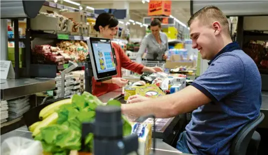  ?? ?? Privátne značky reťazcov majú výhodnejši­u cenu v porovnaní so značkovými výrobkami iných výrobcov.
FOTO: LIDL