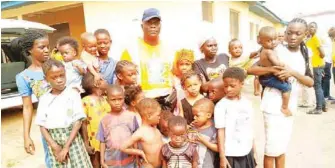  ??  ?? DG/Chairman LASEMA, Dr. Oluwafemi Oke-Osanyintol­u with some of the internally displaced children