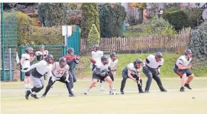  ?? FOTO: OELBERMANN ?? Auch wenn der Kopf angesichts Corona nicht vollständi­g frei war, genossen die Paladins das Training.