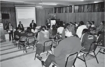  ??  ?? El Instituto Municipal de la Mujer ha iniciado en las escuelas con pláticas sobre la violencia intrafamil­iar / Cortesía.