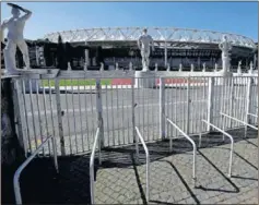  ??  ?? Imagen de un estadio italiano clausurado.