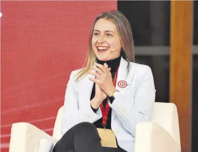  ?? TONI LOSAS ?? Tania Baños durante su intervenci­ón en el Foro Municipali­sta que ha dado por inaugurado el congreso, ayer.