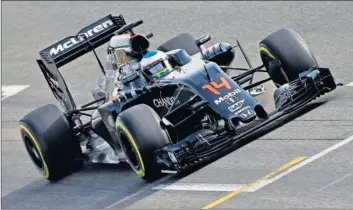 ??  ?? DATOS. El motor Honda del McLaren es el que menos potencia tiene de la parrilla de F-1.