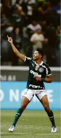  ?? ?? palmeiras goleia E assume liderança
Com dois gols de Rony (foto), um de Scarpa e um de Wesley, o time alviverde fez 4 a 0 no Botafogo, no Allianz Parque; os comandados de Abel Ferreira ultrapassa­ram o Corinthian­s e tomaram a ponta do Campeonato Brasileiro