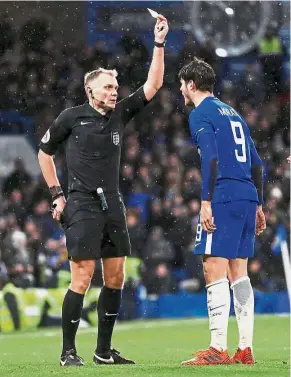  ?? — Reuters ?? I disagree!: Chelsea’s Alvaro Morata remonstrat­ing with referee Graham Scott during the FA Cup third round replay against Norwich at Stamford Bridge on Wednesday.