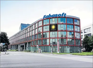  ??  ?? Seit 2004 hat Fabasoft ihre österreich­ische Unternehme­nszentrale im Linzer Bruckner Bürocenter. [ Foto: Fabasoft ]