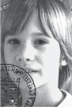  ?? Archivfoto: Polizei ?? Die kleine Ursula Herrmann wurde 1981 am ersten Schultag nach den großen Ferien entführt und in einer Kiste im Wald vergraben. Sie erstickte.