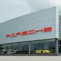  ??  ?? Sede a Padova Porsche Italia