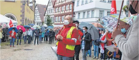  ?? FOTO: ANTHIA SCHMITT ?? Der Widerstand in Pfullendor­f gegen die geplante Krankenhau­s-Schließung wird größer.