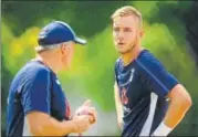  ?? GETTY IMAGES ?? Stuart Broad with bowling coach Chris Silverwood.