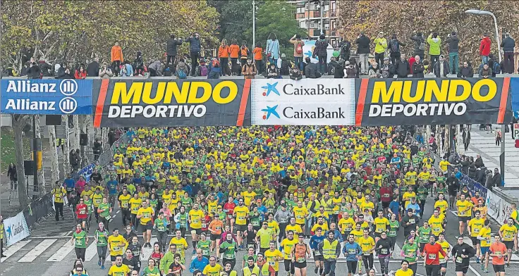  ?? FOTO: PERE PUNTÍ ?? Las dos carreras Open, sobre 10 y 5 kilómetros, abrirán a las 9 de la mañana el programa de la 95 Jean Bouin Gran Premi Allianz. En la imagen, la masiva salida de la pasada edición