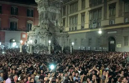  ??  ?? L’anno scorso La Festa della Musica negli anni passati in piazza del Gesù
Cocktail