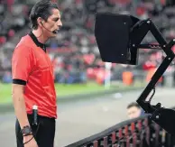  ??  ?? CAN’T SEE IT Ref won’t get to use VAR in Azteca tonight