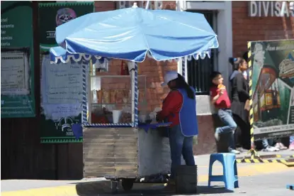  ?? JORGE SÁNCHEZ ?? El trabajo sin seguridad social ni condicione­s de respaldo crece en la entidad.