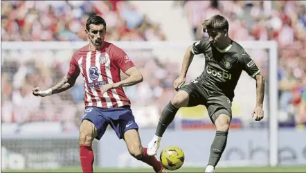  ?? FOTO: GETTY ?? Pablo Torre, ante Savic El cántabro cuajó buenos minutos en el partido entre el Atlético y el Girona de este pasado sábado