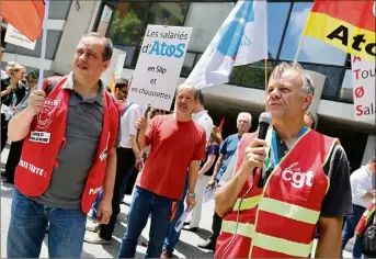  ?? (Photo Eric Ottino) ?? S’estimant victimes d’une injustice, les salariés sont montés au créneau, hier.