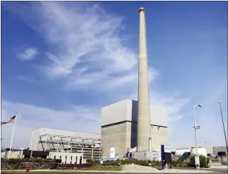  ?? PETER ACKERMAN — THE ASBURY PARK PRESS VIA AP, FILE ?? Exelon Corp.’s Oyster Creek Generating Station in Lacey Township, N.J., is one of the nation’s oldest nuclear power plants