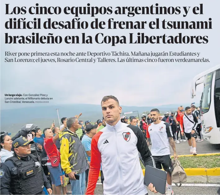  ?? PRENSA RIVER ?? Un largo viaje. Con González Pirez y Lanzini adelante, el Millonario debuta en San Cristóbal, Venezuela.