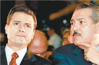  ??  ?? Enrique Peña Nieto y Manlio Fabio Beltrones.