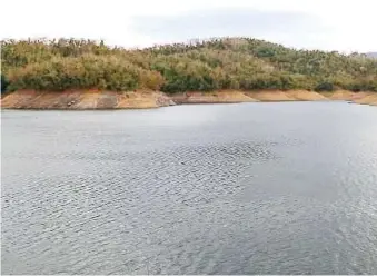  ?? PABLO GONZÁLEZ ?? La presa Tavera Bao, en el norte, se encuentra por debajo de sus niveles de operación.