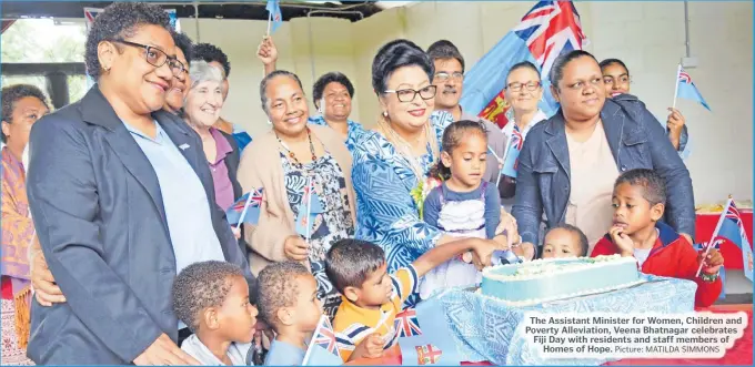  ?? Picture: MATILDA SIMMONS ?? The Assistant Minister for Women, Children and Poverty Alleviatio­n, Veena Bhatnagar celebrates Fiji Day with residents and staff members of Homes of Hope.