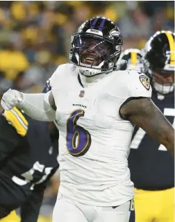  ?? WINSLOW TOWNSON/AP ?? Former Ravens linebacker Patrick Queen celebrates after a play against the Steelers, his new team, on Dec. 5, 2021, in Pittsburgh.