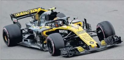 ??  ?? RECTA FINAL. A Sainz sólo le quedan tres carreras vestido de amarillo, luego toca pensar en McLaren.