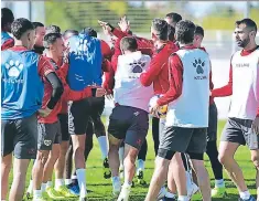  ??  ?? Rayo Vallecano cree en el milagro hoy ante el poderoso Barça.