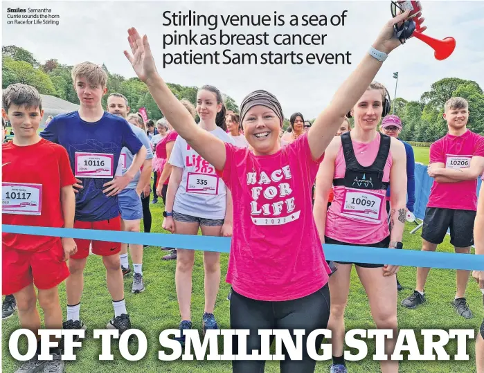  ?? ?? Smiles Samantha Currie sounds the horn on Race for Life Stirling