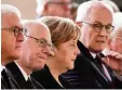  ?? Foto: J. Macdougall, afp ?? Frank Walter Steinmeier, Norbert Lam mert, Angela Merkel und Volker Kauder (v. links) bei der Totenmesse in der Hed wigs Kathedrale.
