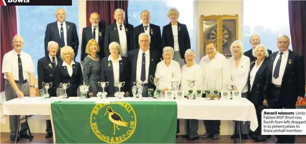  ??  ?? Award winners Linda Fabiani MSP (front row, fourth from left) dropped in to present prizes to Brancumhal­l members