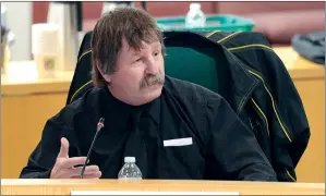  ?? NEWS FILE PHOTO ?? City Coun. Brian Varga, seen here chairing a planning commission meeting in 2013, has announced that he will seek re-election to council in this October's municipal election.