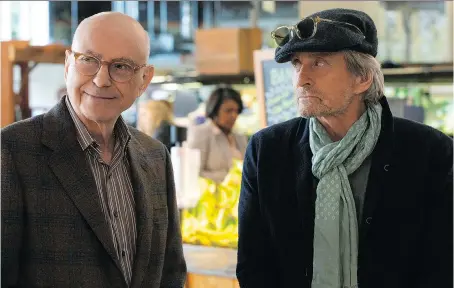  ?? NETFLIX ?? Alan Arkin, left, and Michael Douglas make an amiable pair in The Kominsky Method, a Netflix dramedy created by comedy hitmaker Chuck Lorre, who explores the world of aging men, while illuminati­ng a rare long-standing friendship.