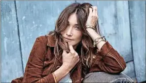  ??  ?? Cela faisait sept ans que Carla Bruni n’avait pas sorti d’album.