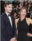  ??  ?? 4. Catherine Rénier, Ceo di Jaeger-LeCoultre, con Nicholas Hoult.