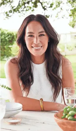  ??  ?? Joanna Gaines