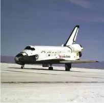  ?? Fotografij­e Nasa ?? Columbia ob pristanku po odpravi STS-3