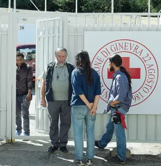  ?? (foto Cusa) ?? Dal 2016 L’ingresso del campo governativ­o per i profughi aperto due anni fa a Como